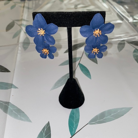 Boho Flower Stud Earrings - Picture 8 of 13